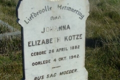 Kotze, Johanna Elizabeth born 26 April 1882 died 04 October 1942